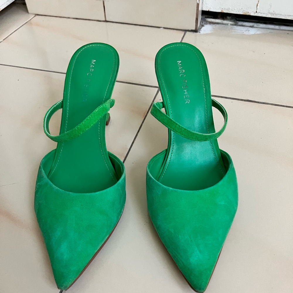 Marc Fisher Slip On Hadais Vibrant Green suede Mules Heels